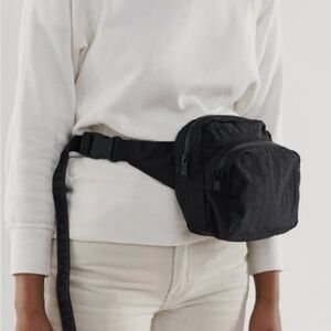 BAGGU Black Fannypack Bag with Dual Zip Pockets